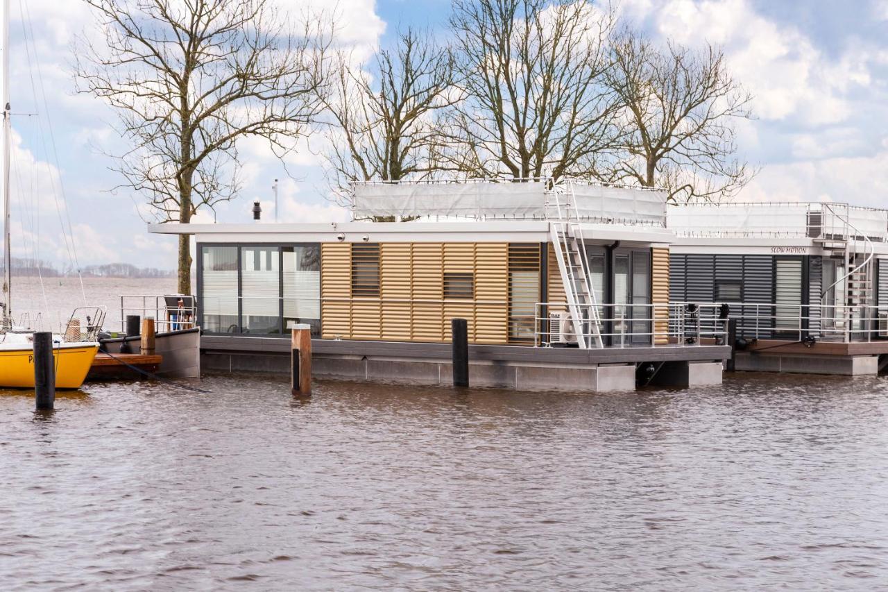 Welcome In - Houseboat 'Elysium' Met Eigen Aanlegsteiger Sneek - Offingawier Exterior foto