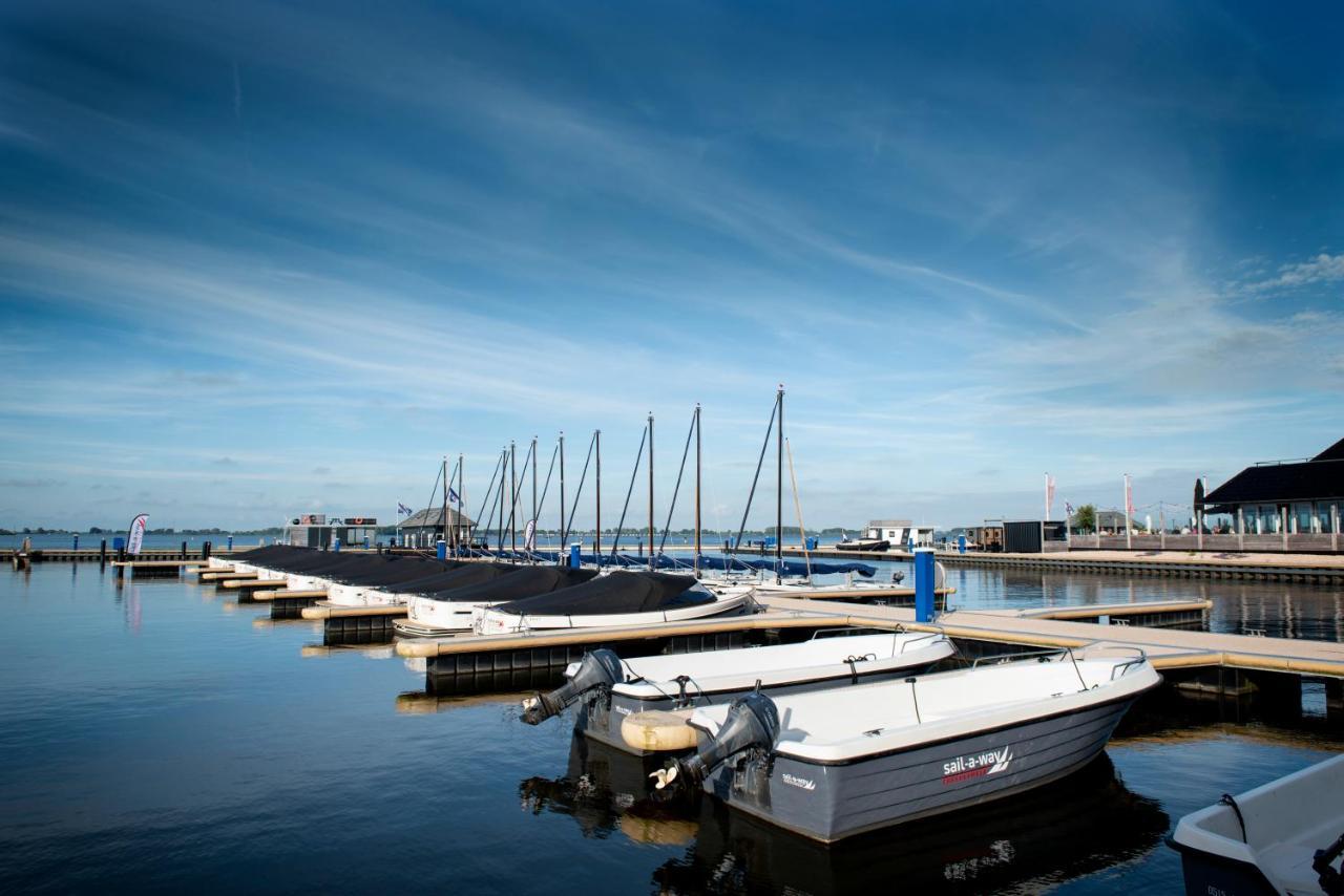 Welcome In - Houseboat 'Elysium' Met Eigen Aanlegsteiger Sneek - Offingawier Exterior foto